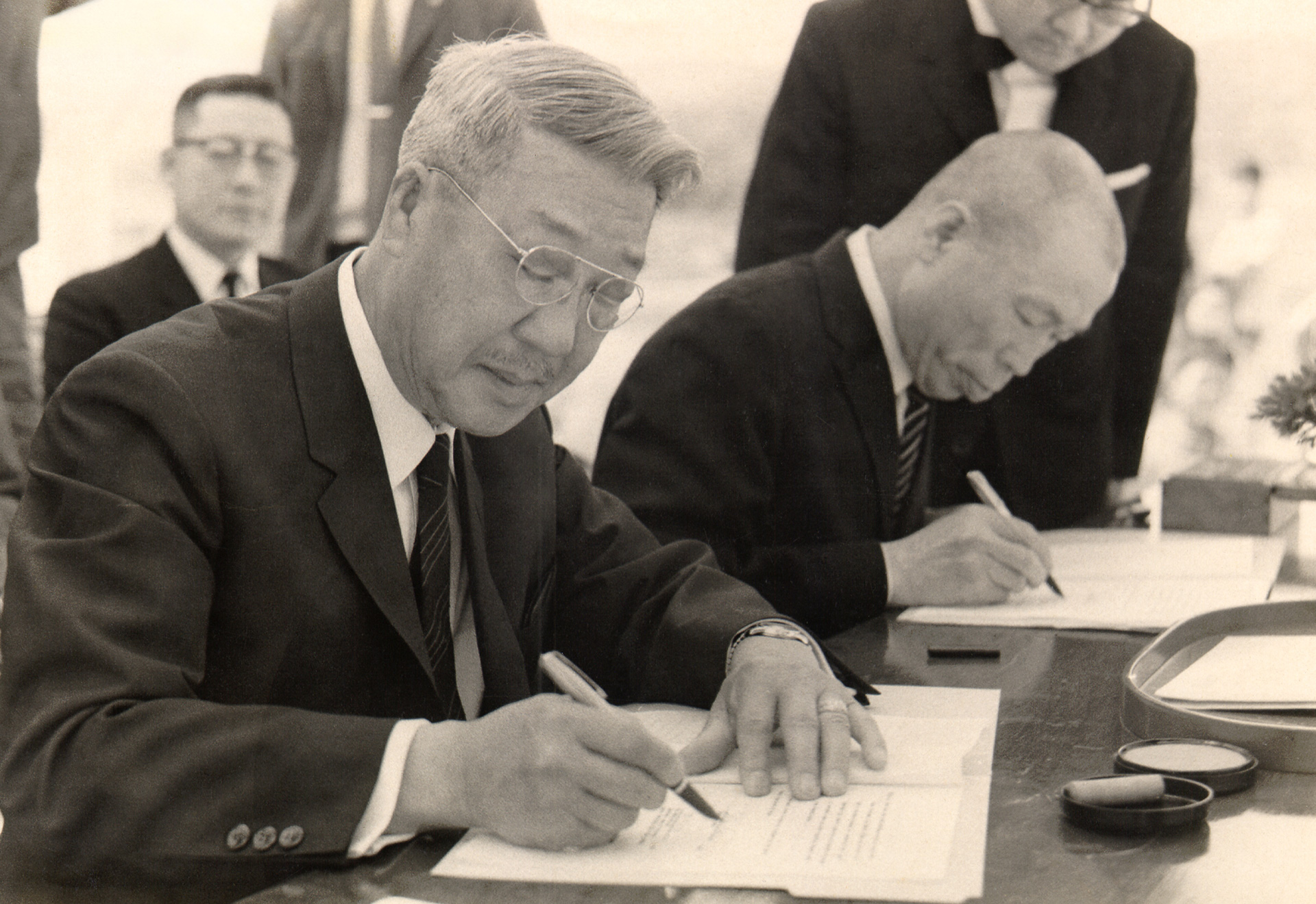 유일한 사회 환원 서명 사진